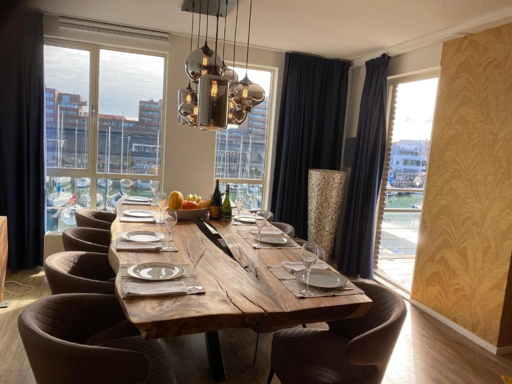 Sophisticated dining room with marina views and luxury finishes